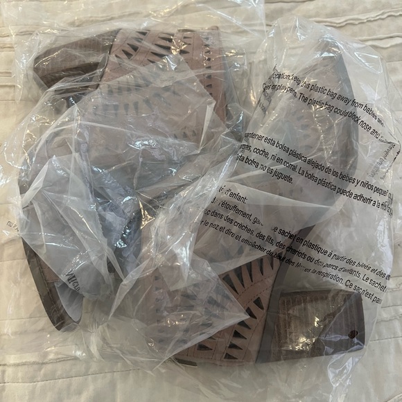 VINCE CAMUTO Tarita Sandals - Women’s 8.5 NWOT - Picture 9 of 11